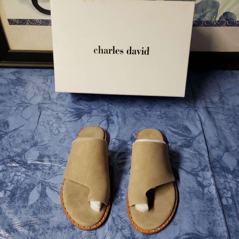 Charles David Women's Mykonos Flat‎ Sandal, Truffle, 6